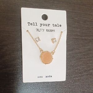 Tell Your Tale Gold Necklace and Earring Set